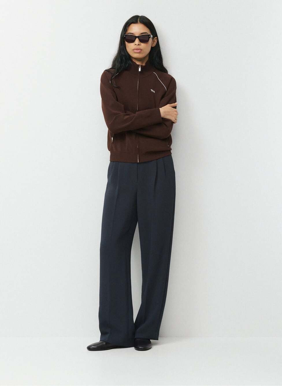 Aritzia Wilfred Effortless Pants BLACK Sz 12 Pleated Trousers Wide Leg Nice
